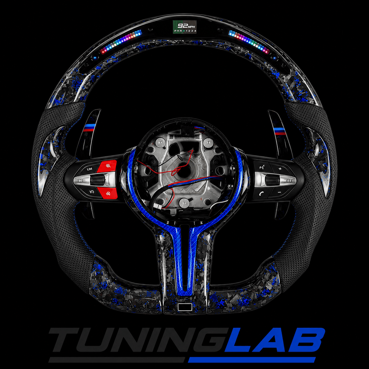 Volante BMW Performance in Carbonio Forgiato con Display LED – Personalizzabile - TuningLabTuningLabVolante BMW Performance in Carbonio Forgiato con Display LED – PersonalizzabileVolante BMW Performance in Carbonio Forgiato con Display LED – PersonalizzabileTuningLab